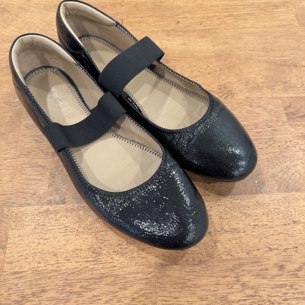 M Gemi Black Patent Mary Jane Flats Women’s 36.5 6.5 with Elastic Strap Italy